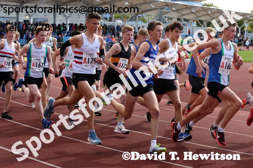 Mens under-17s  Northern 3 Stage Road Relay, SportsCity, Manchester. Photo: David T. Hewitson/Sports for All Pics